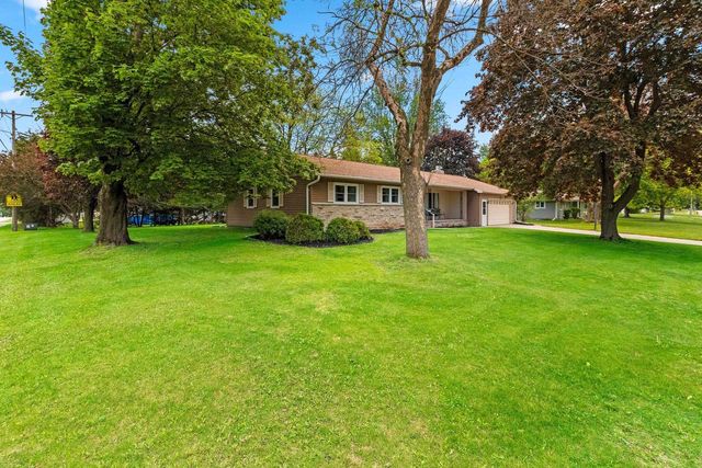 242 N CLINTON AVENUE, Clintonville, WI 54929