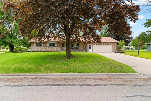 242 N CLINTON AVENUE, Clintonville, WI 54929