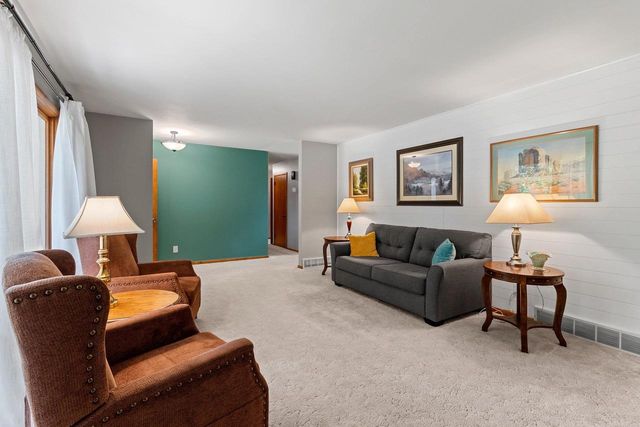 242 N CLINTON AVENUE, Clintonville, WI 54929