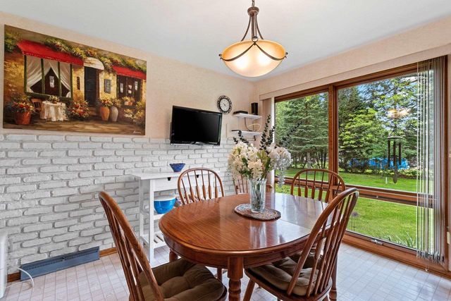 242 N CLINTON AVENUE, Clintonville, WI 54929