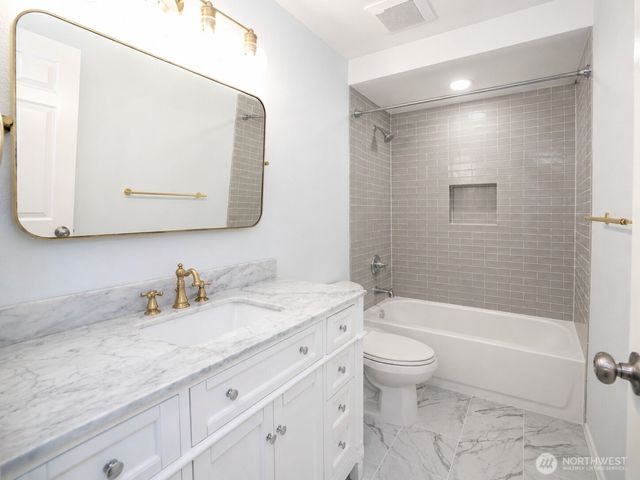 2828 19th Avenue Ct NW, Gig Harbor, WA 98335