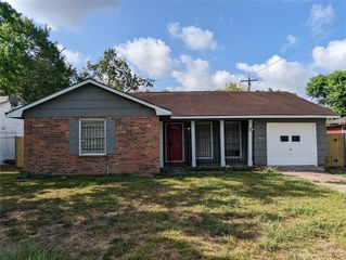 5622 Elmlawn Drive, Houston, TX 77033