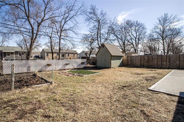 304 S Central Street, Olathe, KS 66061