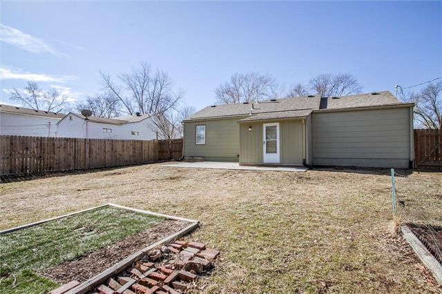 304 S Central Street, Olathe, KS 66061