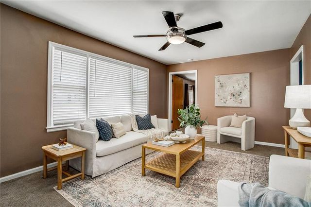 304 S Central Street, Olathe, KS 66061