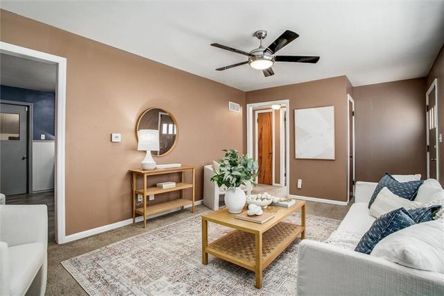 304 S Central Street, Olathe, KS 66061