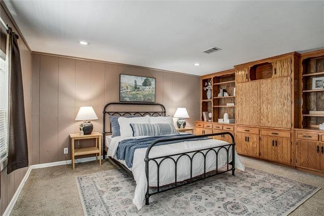 304 S Central Street, Olathe, KS 66061