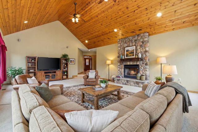 4052 Flat Creek Road, Cape Fair, MO 65624