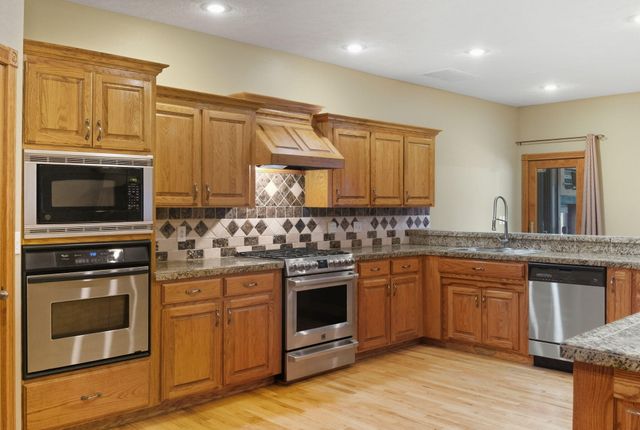 4052 Flat Creek Road, Cape Fair, MO 65624