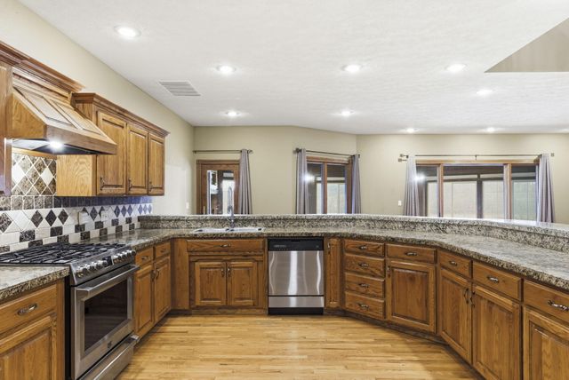 4052 Flat Creek Road, Cape Fair, MO 65624