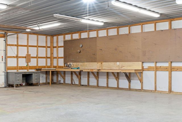 4052 Flat Creek Road, Cape Fair, MO 65624