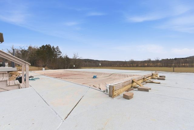 4052 Flat Creek Road, Cape Fair, MO 65624