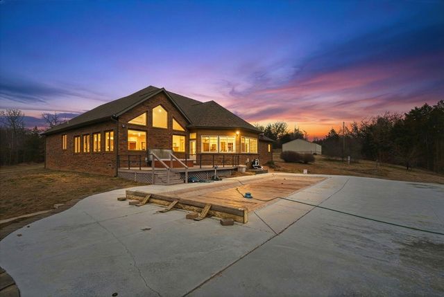 4052 Flat Creek Road, Cape Fair, MO 65624