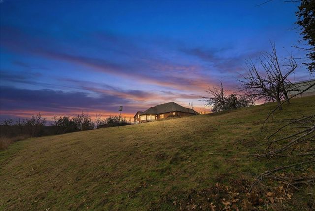 4052 Flat Creek Road, Cape Fair, MO 65624