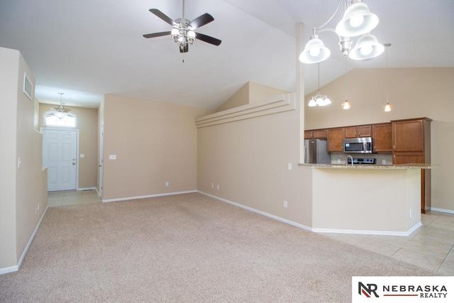7609 Kentwell Lane, Lincoln, NE 68516