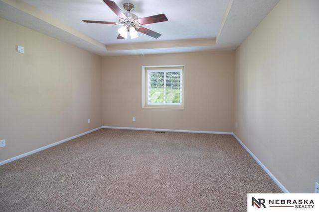 7609 Kentwell Lane, Lincoln, NE 68516