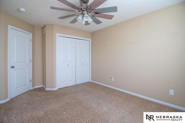 7609 Kentwell Lane, Lincoln, NE 68516