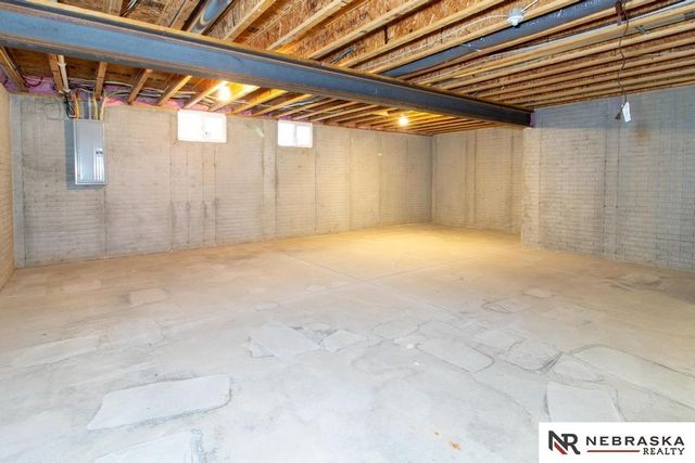 7609 Kentwell Lane, Lincoln, NE 68516