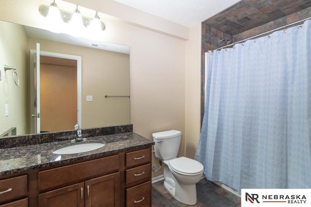 7609 Kentwell Lane, Lincoln, NE 68516