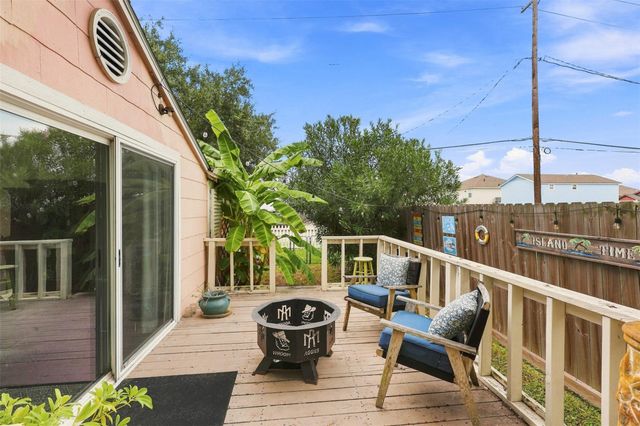 6317 Avenue R, Galveston, TX 77551