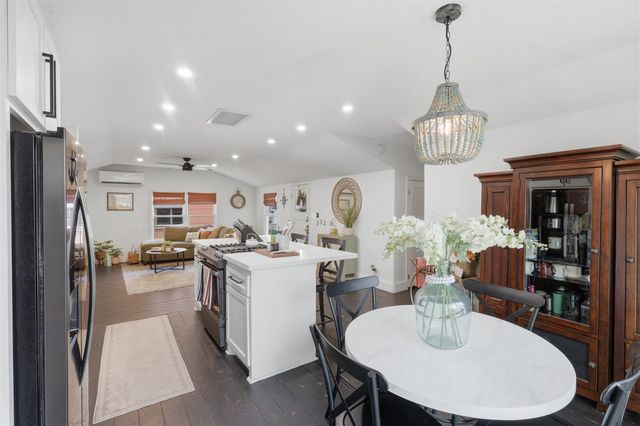 6317 Avenue R, Galveston, TX 77551