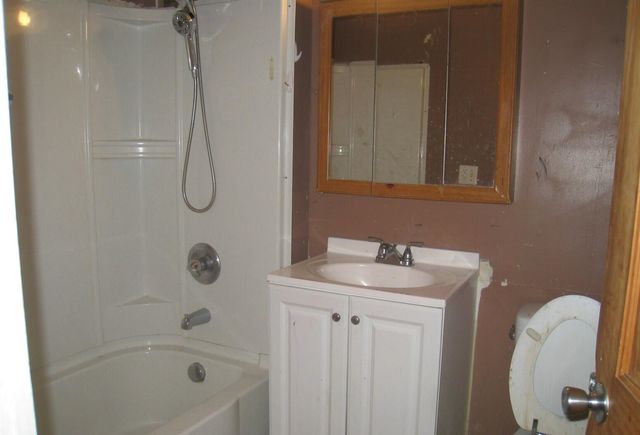 952 Logan Street, Grand Rapids, MI 49506