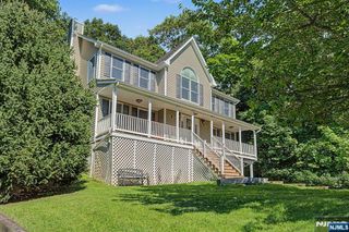 5 Valhalla Way, Rockaway Township, NJ 07866