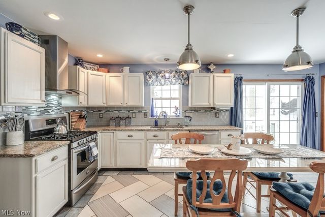 1110 Woodglen Circle, Medina, OH 44256