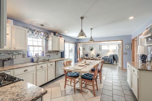 1110 Woodglen Circle, Medina, OH 44256