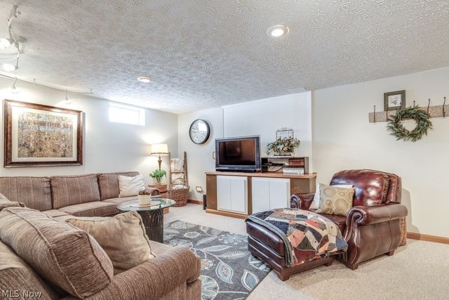 1110 Woodglen Circle, Medina, OH 44256