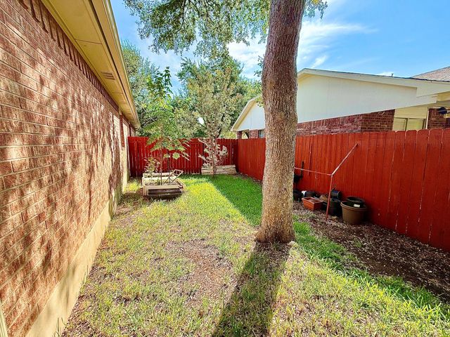 3230 Arroyo Bluff LN, Round Rock, TX 78681