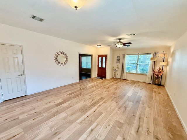 3230 Arroyo Bluff LN, Round Rock, TX 78681