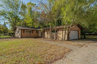 26261 La Muera Street, Farmington, MI 48331