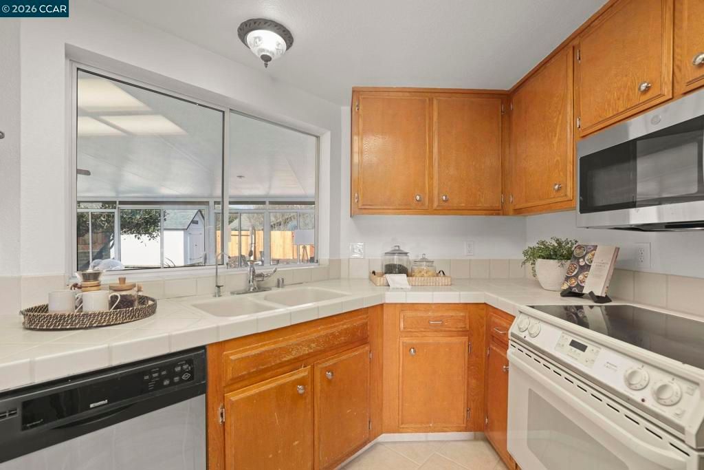 Image 9 of property listing at 5100 Ramsgate Ct, Fairfield, CA 94534