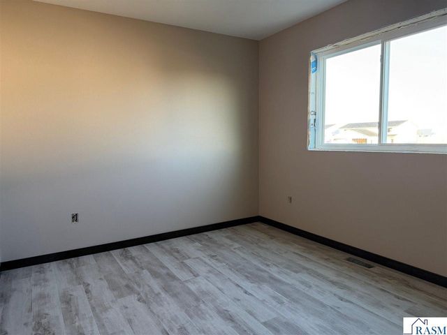 3204 Noble Drive, Mankato, MN 56001