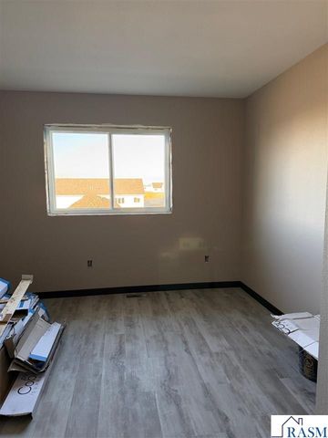 3204 Noble Drive, Mankato, MN 56001