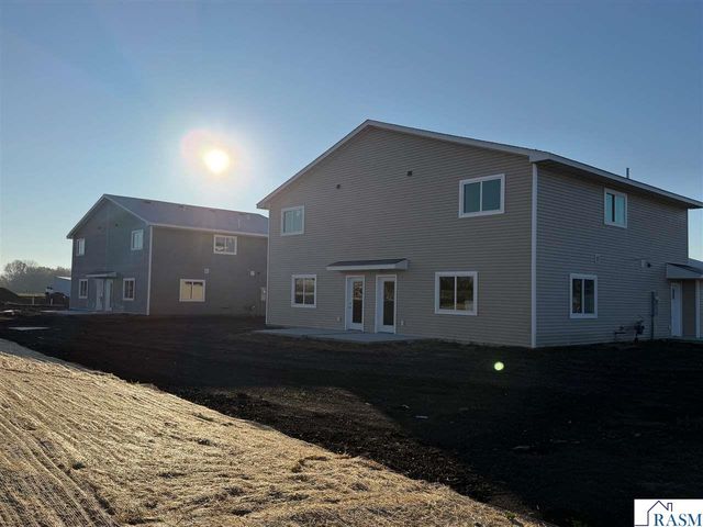 3204 Noble Drive, Mankato, MN 56001