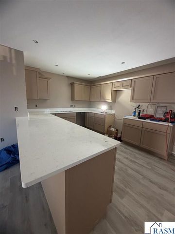 3204 Noble Drive, Mankato, MN 56001