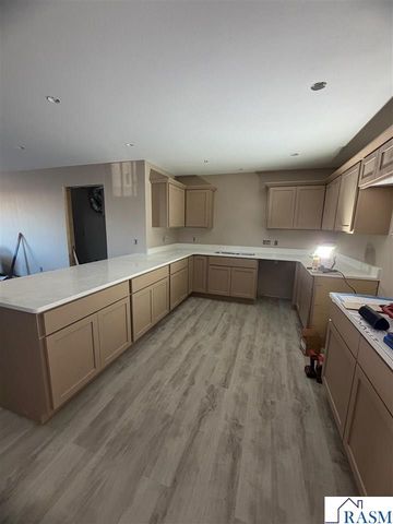 3204 Noble Drive, Mankato, MN 56001