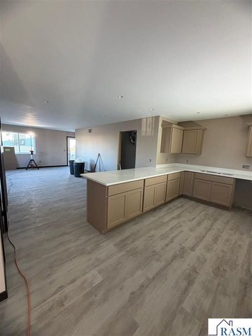 3204 Noble Drive, Mankato, MN 56001