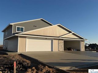 3204 Noble Drive, Mankato, MN 56001