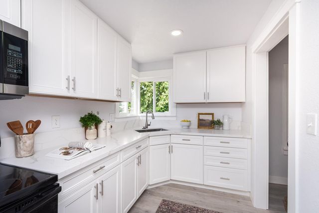 6118 Filbert Ave, Orangevale, CA 95662