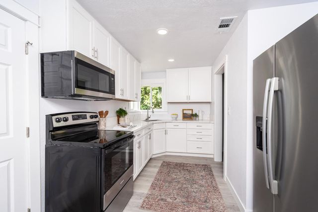 6118 Filbert Ave, Orangevale, CA 95662