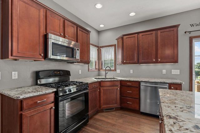 W6967 GLEN VALLEY DRIVE, Greenville, WI 54942
