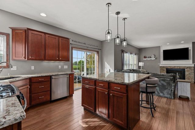 W6967 GLEN VALLEY DRIVE, Greenville, WI 54942