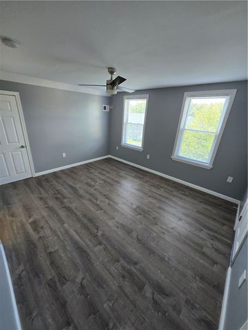 6 Winthrop Street 3, Cranston, RI 02910