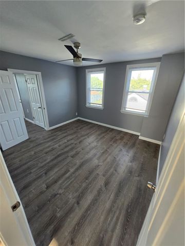 6 Winthrop Street 3, Cranston, RI 02910
