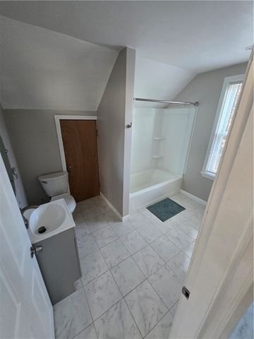 6 Winthrop Street 3, Cranston, RI 02910