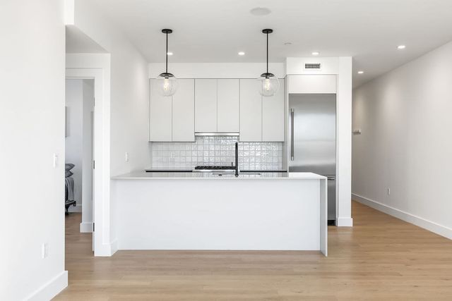 472 W Broadway 501, Boston, MA 02127