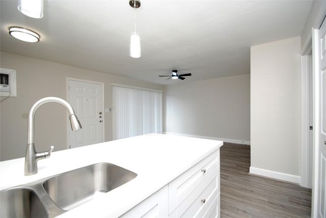 2515 Yoakum Boulevard 09, Houston, TX 77006